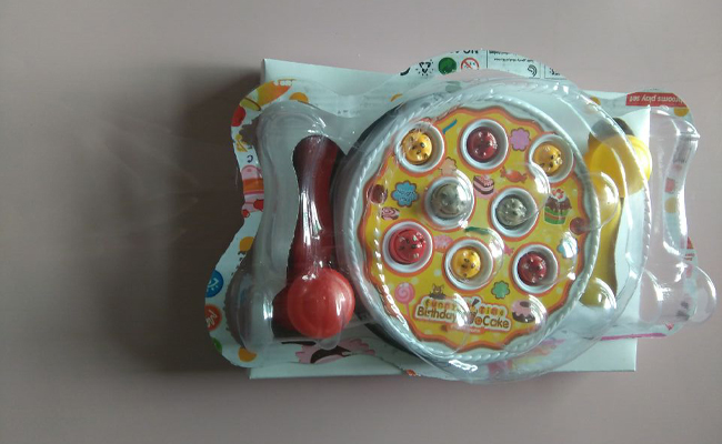 热压玩具吸塑